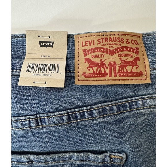 Levi's Jeans‎ Women's Size 22W Bootcut Plus Med Wash Denim Stretch Classic  New - Picture 6 of 8